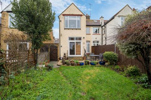 33 Selby Road, London, W5 1LY