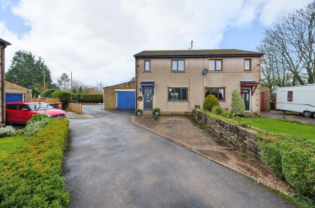 Neville Court, Gargrave, Skipton, BD23 3 bed semidetached house £269,950