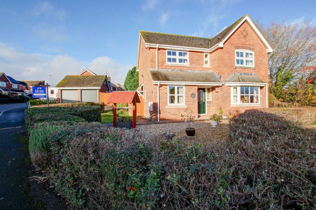 Preetz Way, Blandford Forum 4 bed detached house for sale £550,000