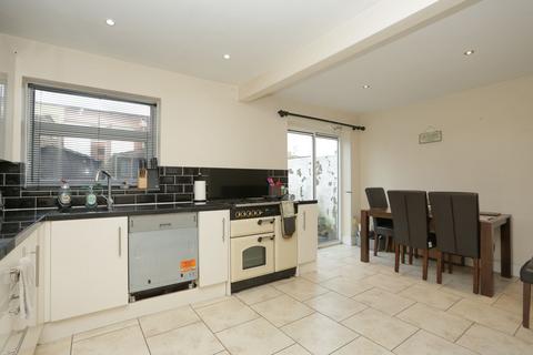 22 Cowdray Square, Deal, CT14 9ES