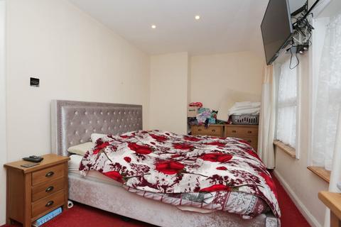 22 Cowdray Square, Deal, CT14 9ES