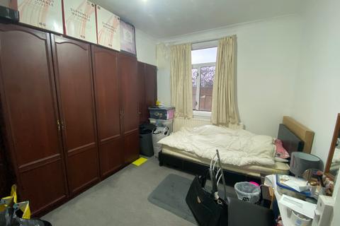 2 bedroom flat for sale, Ripple Road (First floor flat) Barking IG11 7RW