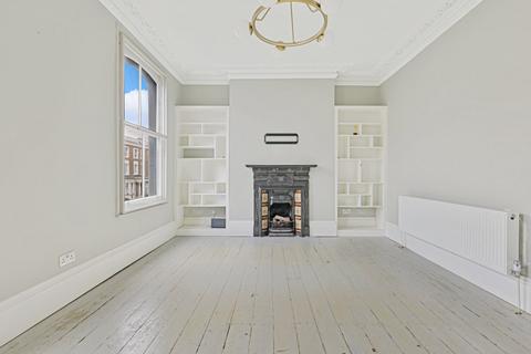 2 bedroom maisonette to rent, Victoria Park Road, London, E9