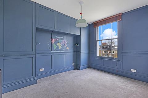 2 bedroom maisonette to rent, Victoria Park Road, London, E9