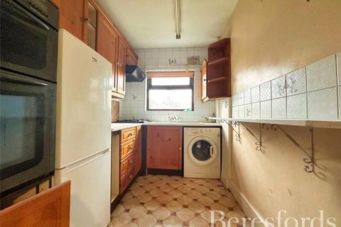 20 Lee Gardens Avenue, Hornchurch, RM11 3BA