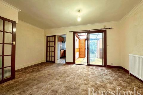 20 Lee Gardens Avenue, Hornchurch, RM11 3BA