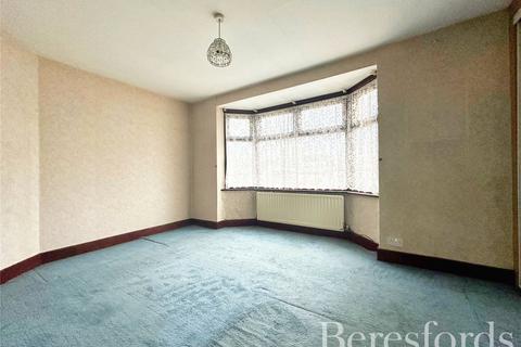 20 Lee Gardens Avenue, Hornchurch, RM11 3BA