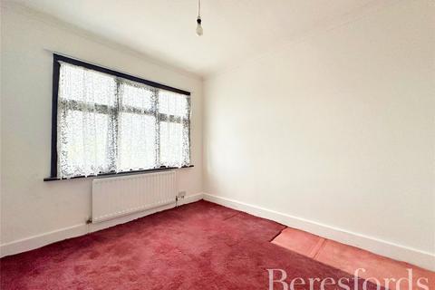 20 Lee Gardens Avenue, Hornchurch, RM11 3BA