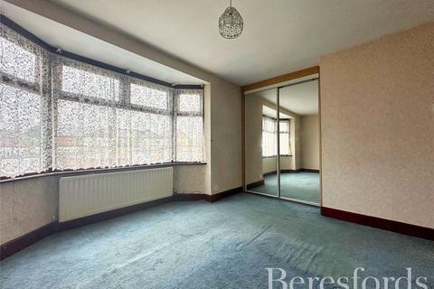 20 Lee Gardens Avenue, Hornchurch, RM11 3BA