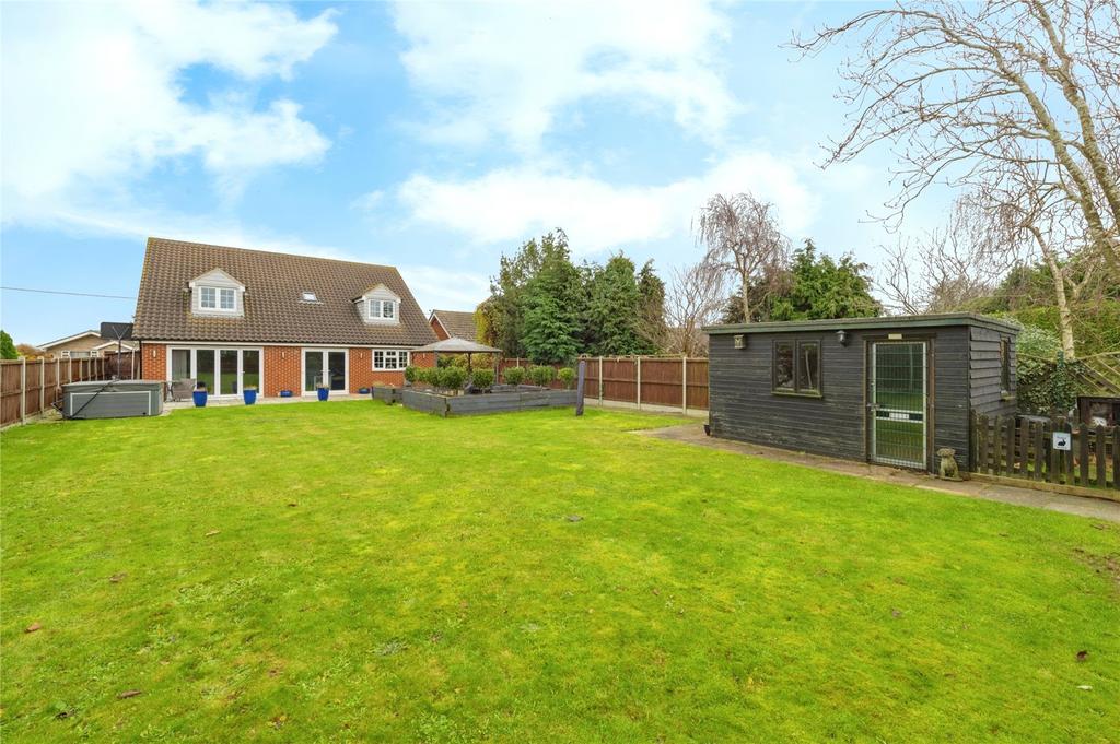 Windmill Road, Bradfield, Manningtree, CO11 4 bed detached house for