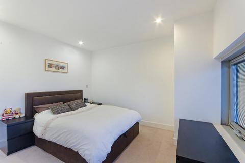 1 bedroom apartment for sale, Landmark West Tower, Marsh Wall, London, E14