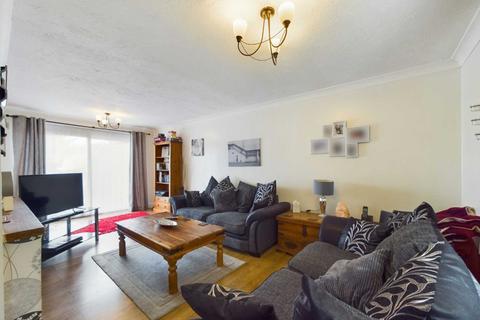 5 Lisburn Path, Aylesbury, HP20 2BQ