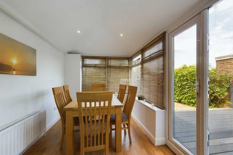 5 Lisburn Path, Aylesbury, HP20 2BQ