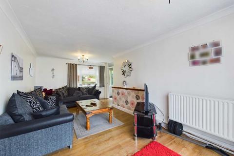 5 Lisburn Path, Aylesbury, HP20 2BQ