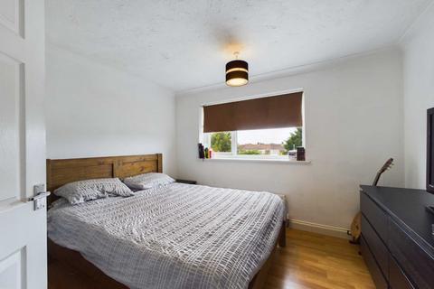 5 Lisburn Path, Aylesbury, HP20 2BQ