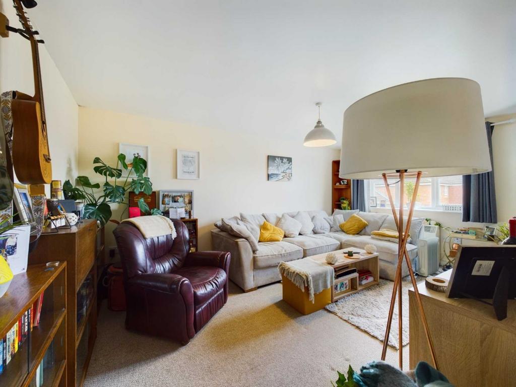 Whitehead Way, Aylesbury HP21 1 bed apartment for sale £150,000