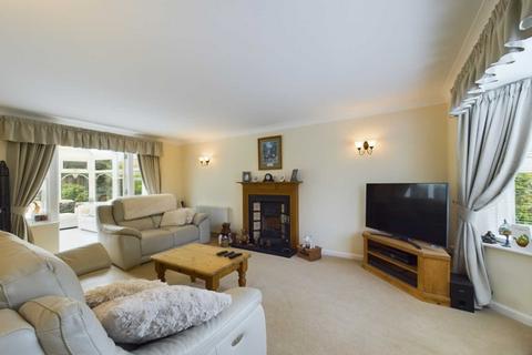 4 bedroom detached house for sale, Stork Close, Aylesbury HP19