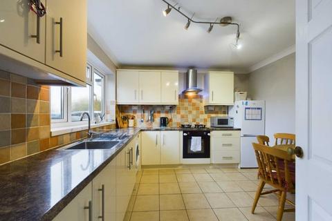 3 bedroom terraced house for sale, Orwell Close, Aylesbury HP21