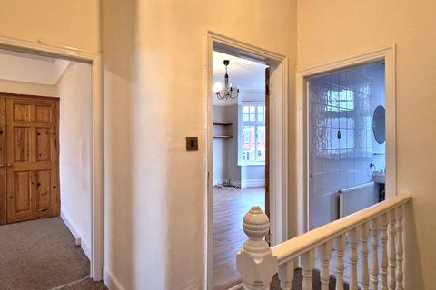 1 bedroom flat for sale, Queens Avenue, Whetstone London, N20