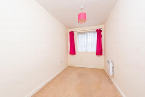 2 bedroom apartment to rent, Woodside Court, Farnborough, GU14