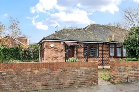 134 Vicarage Road, Sunbury-on-thames, TW16 7TZ