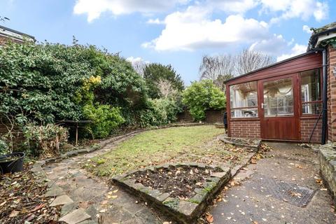 134 Vicarage Road, Sunbury-on-thames, TW16 7TZ