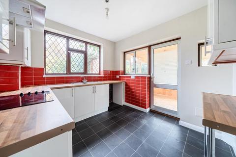 134 Vicarage Road, Sunbury-on-thames, TW16 7TZ