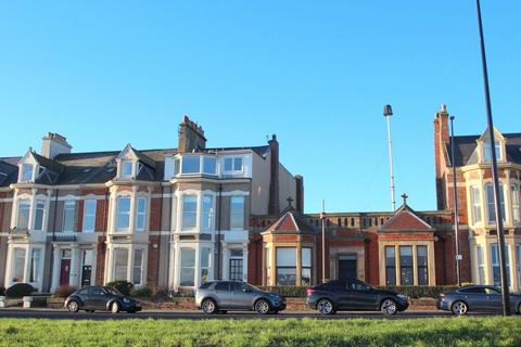 Flat 1, 41 Beverley Terrace, Cullercoats, North Shields, NE30 4NU