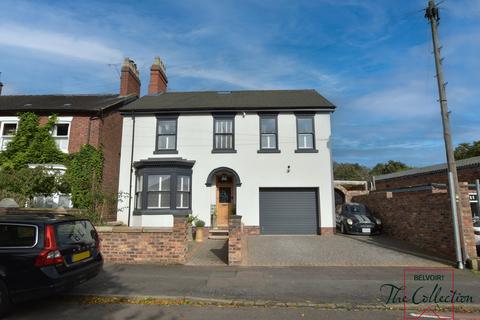 5 bedroom detached house to rent, Newcastle Road, Stone, ST15