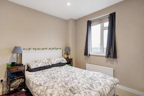 2 bedroom flat for sale - Bennett Street, Chiswick W4