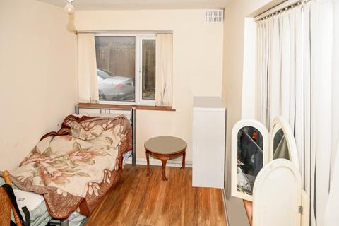 4 bedroom detached bungalow for sale, Woodmansterne Street, Banstead SM7
