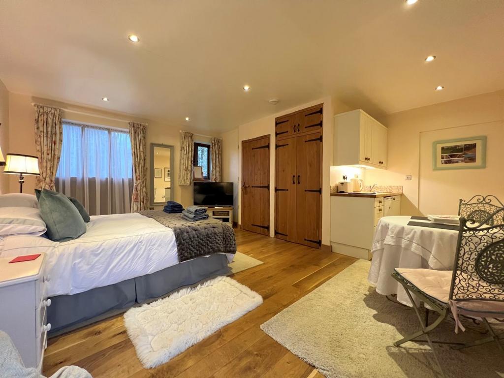 Road, Penshurst, Tonbridge Studio £600 pcm (£138 pw)