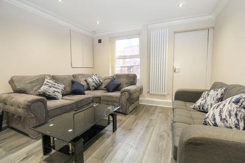 4 bedroom terraced house to rent, BILLS INCLUDED - Claremont Avenue, Woodhouse, Leeds, LS3