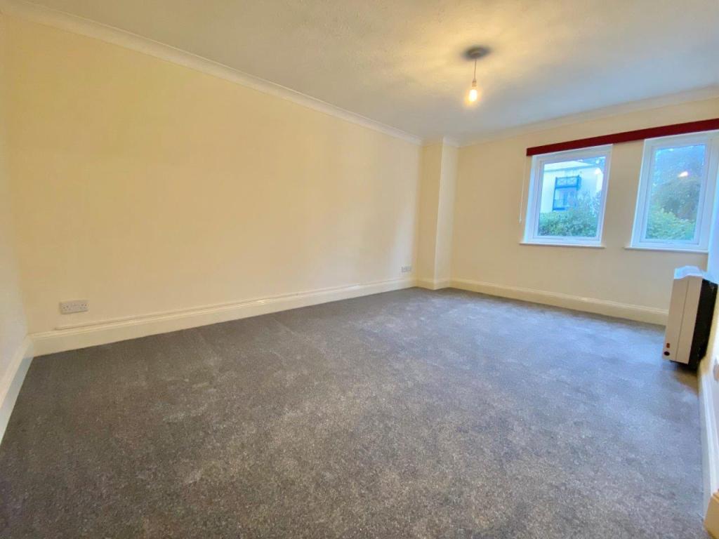 Wellswood Court Road, Torquay 2 bed apartment to rent £850