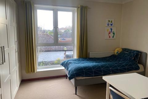 5 Andrews Close, Worcester Park, KT4 8PF