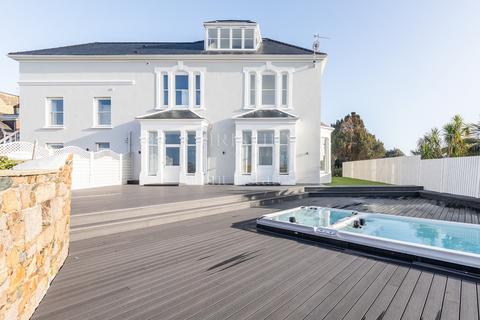 8 bedroom detached house for sale, Le Mont Millais, St. Helier, Jersey. JE2 4RA