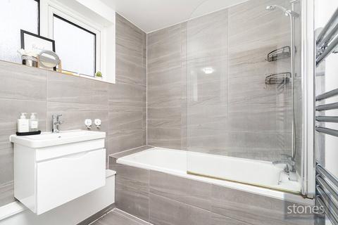undefined, Merridene, London, N21