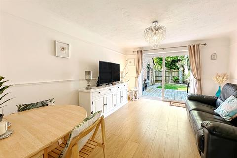 2 bedroom semi-detached house for sale, Grassmere Close, Littlehampton, West Sussex