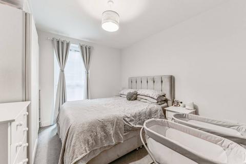 2 bedroom flat for sale, Apple Yard, Anerley, London, SE20