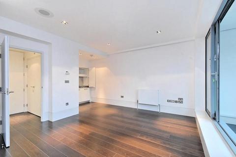 Studio to rent, Slingsby Place, St Martin's Courtyard, WC2E