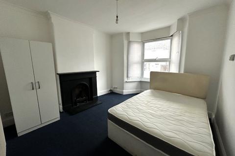 1 bedroom end of terrace house to rent - Branscombe Street, London, Greater London, SE13