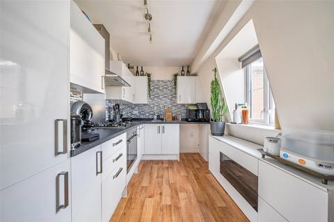 1 bedroom flat for sale, Alderson Grove, Hersham, Walton-on-Thames, Surrey, KT12