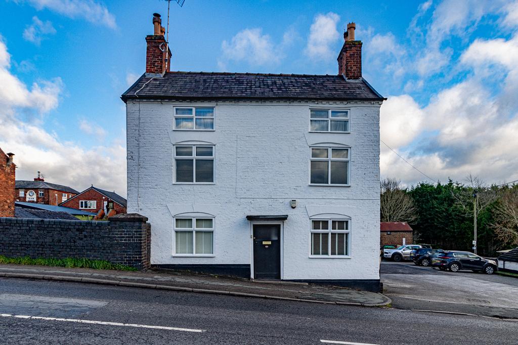 Crewe Road, Wheelock, CW11 4 bed character property £1,150 pcm (£265 pw)
