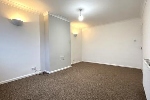 2 bedroom flat to rent, Reddicap Heath Road, Sutton Coldfield, West Midlands, B75