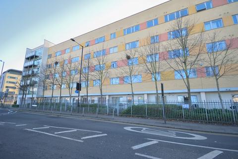 1 bedroom flat for sale, Cosmopolitan Court, Main Avenue, Enfield. EN1