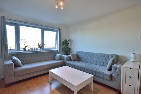 1 bedroom flat for sale, Cosmopolitan Court, Main Avenue, Enfield. EN1