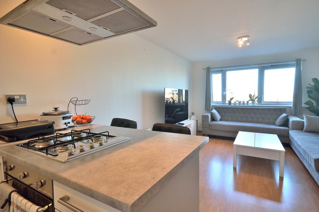 Lounge/Kitchen