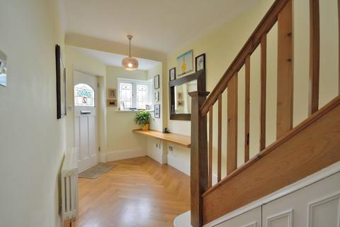 5 bedroom semi-detached house for sale, Morton Way, Southgate, London. N14