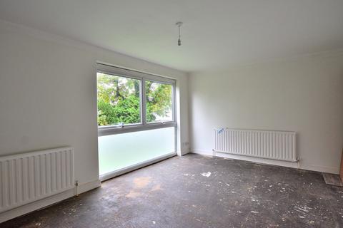 77 Mintern Close, London, N13 5SY