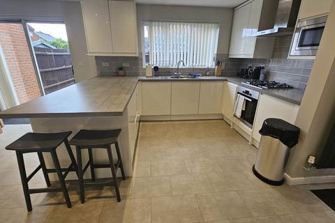 4 bedroom detached house to rent, Wiltshire Way, Milton Keynes MK3